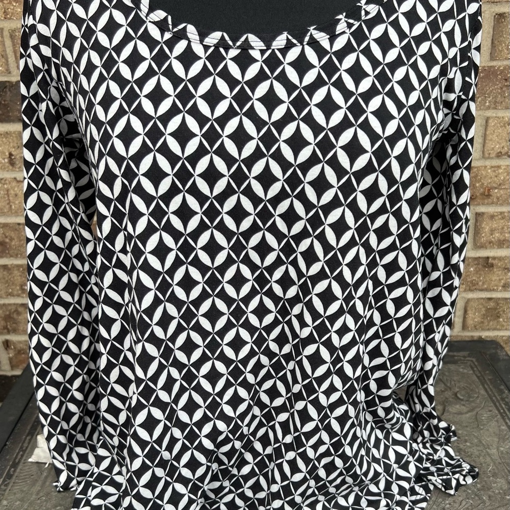 LuLaRoe Graphic Black‎ and White Relaxed Blouse